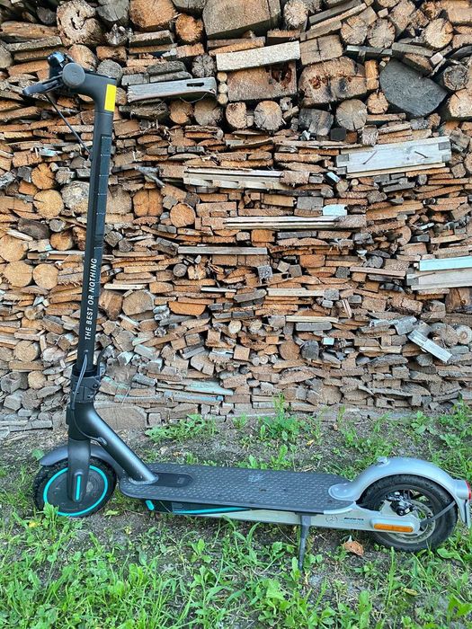 Продам Электросамокат Xiaomi Mi Electric Scooter Pro 2 Mercedes-AMG Pe