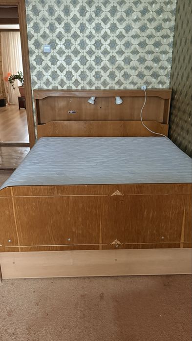 Продам двухспальную кровать