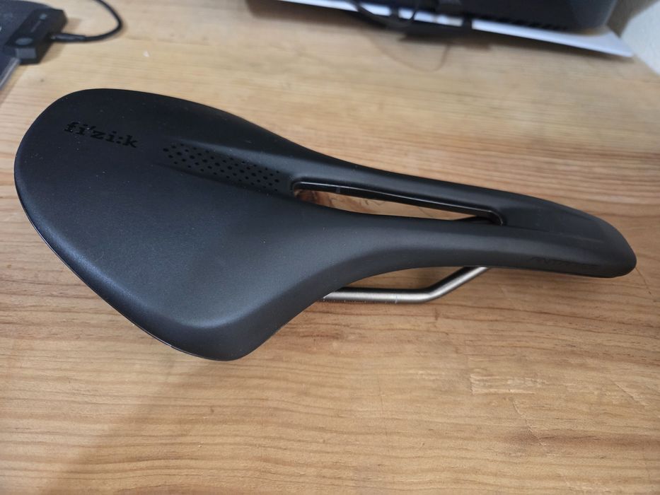 Selim Fizik Antares  Vento R3 140mm