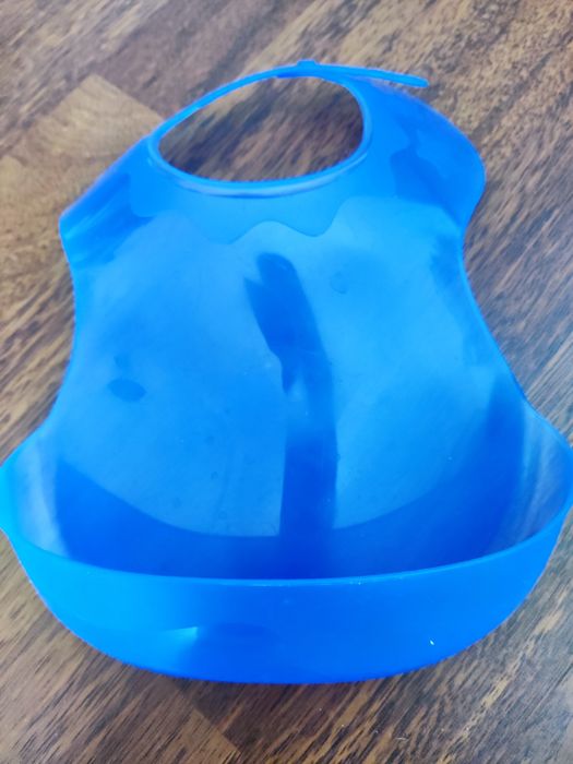 Plastic bib and suction plate64285986243713120