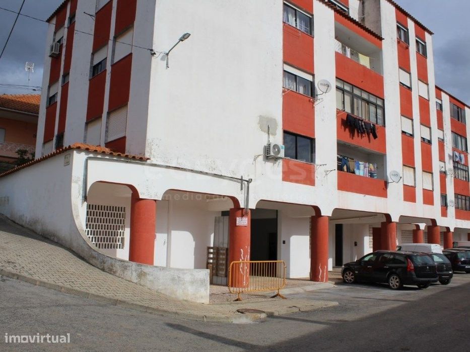 Imóvel Industrial com Forte Potencial de Exploração em Silves