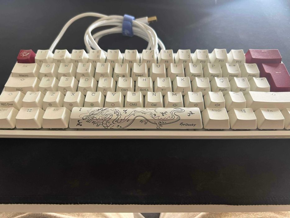 Ducky One 2 Pro Mini RGB Cherry MX Blue Layout PT - Como Novo
