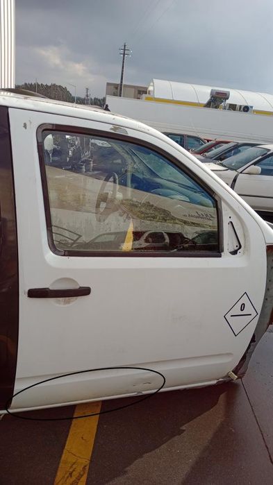 Porta frente direita NISSAN NP300 Navara Pick Up (D40)