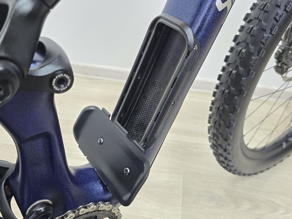 Карбоновий трейл двухпідвіс Specialized Camber FSR