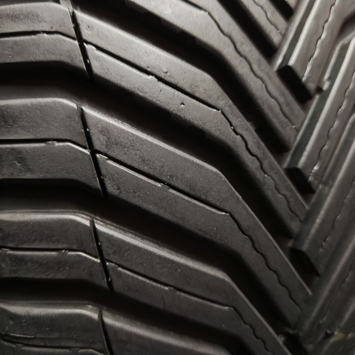 225/40/18 XL Sprzedam parę opon całorocznych Michelin