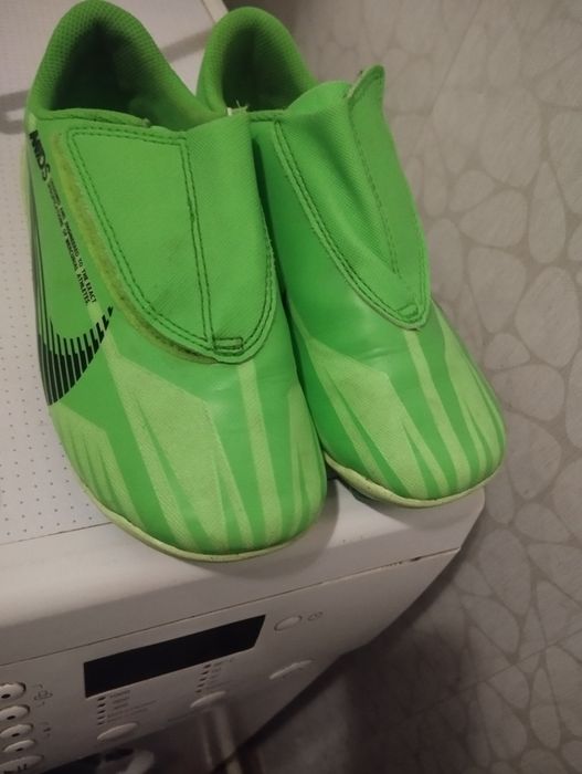 продам бутси дитячі