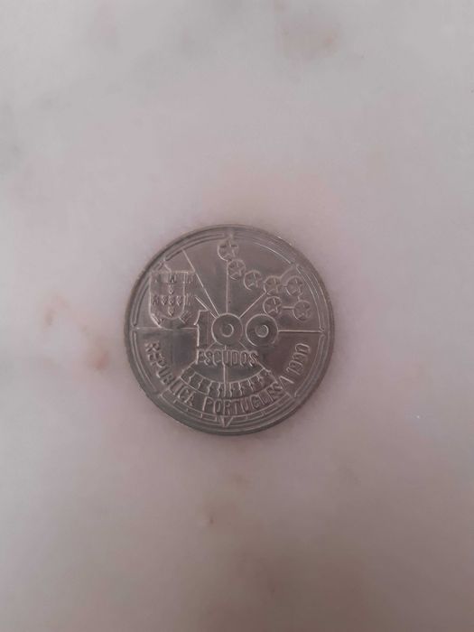 3 Moedas comemorativas cem escudos, anos 80 e 90, excelente estado