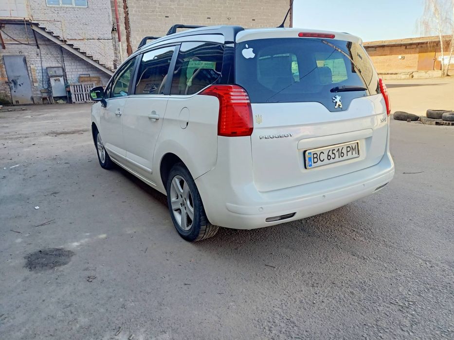 Пежо 5008 2012 рік, 1.6 дизель