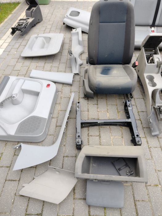 Fotele i plastiki do VW Caddy