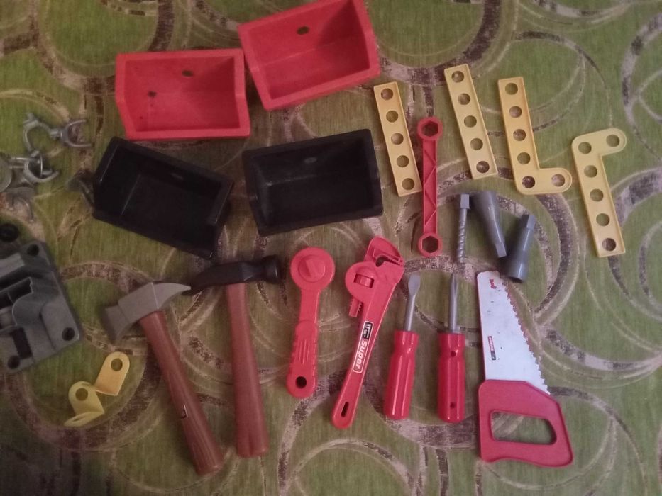 Warsztat z narzędziami dla chłopca