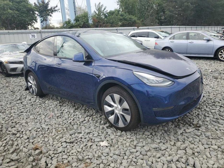 Двері передні задні Tesla Model Y 2021