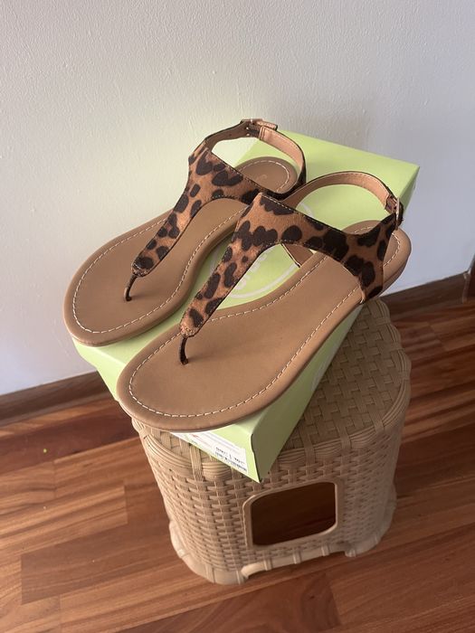 Nowe sandalki firmowe roz.38