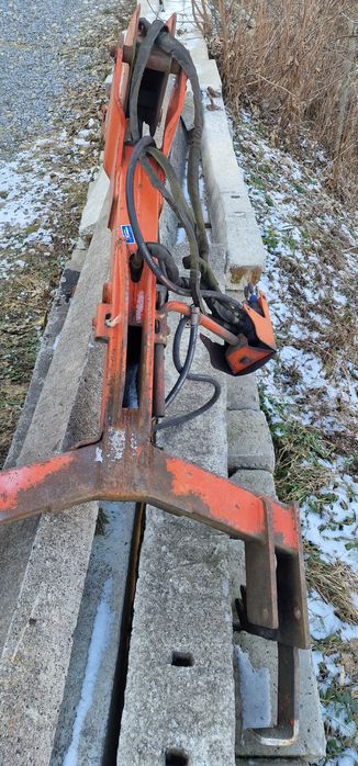 Тракторний навантажувач маніпулятор 1т.