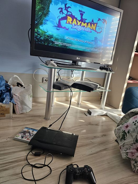 Playstation 3 super slim + 1 pad REZERWACJA