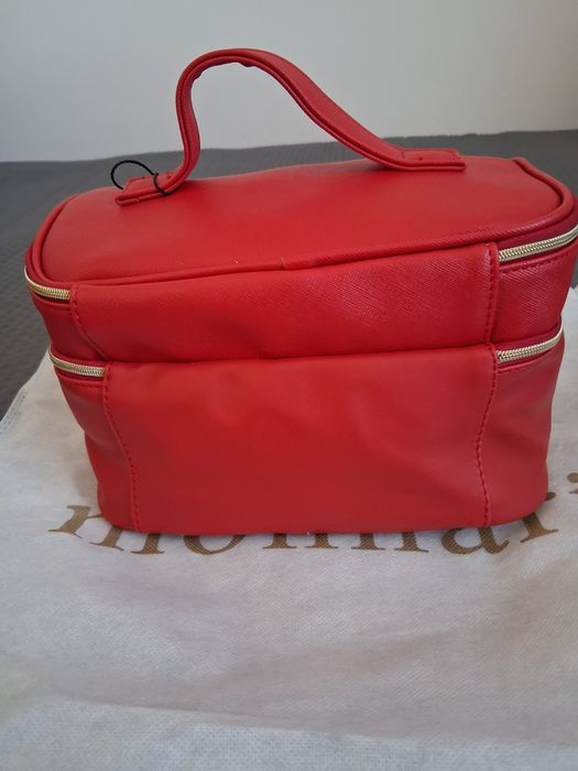 Nowa kosmetyczka Monnari czerwona piętrowa saszetka kuferek