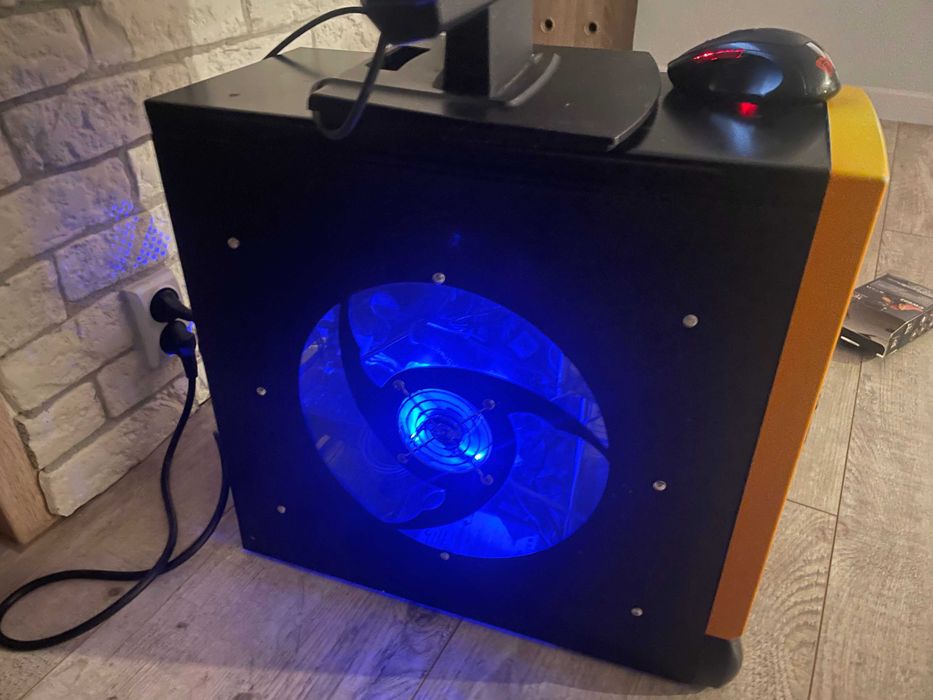 Komputer stacjonarny + monitor + drukarka