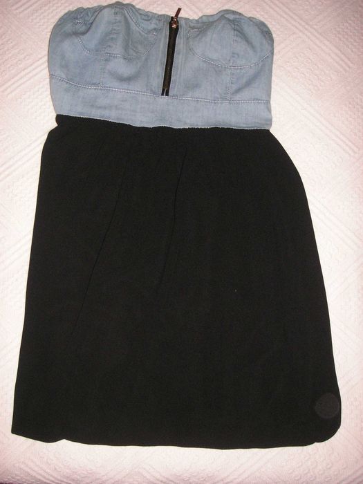 Vestido Longo com Ombros Descobertos