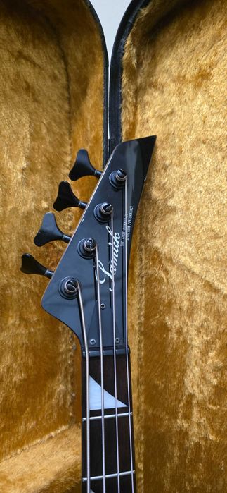 Gitara Basowa Samick kopia Jackson CMG
