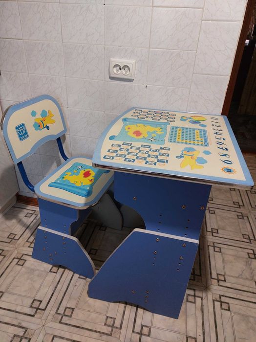 Столик-парта дитячий