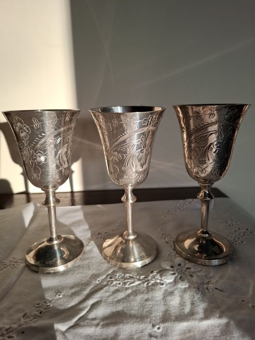 Trzy posrebrzane kieliszki