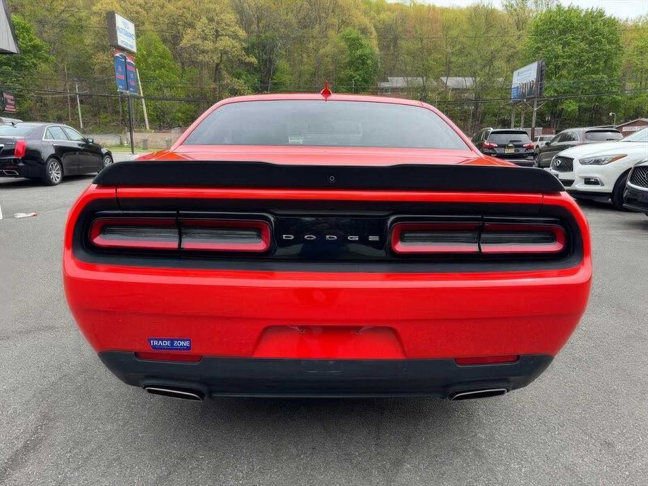 Dodge Challenger      2017