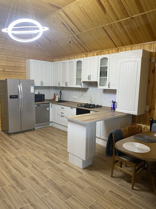 Будинок біля моря подобово