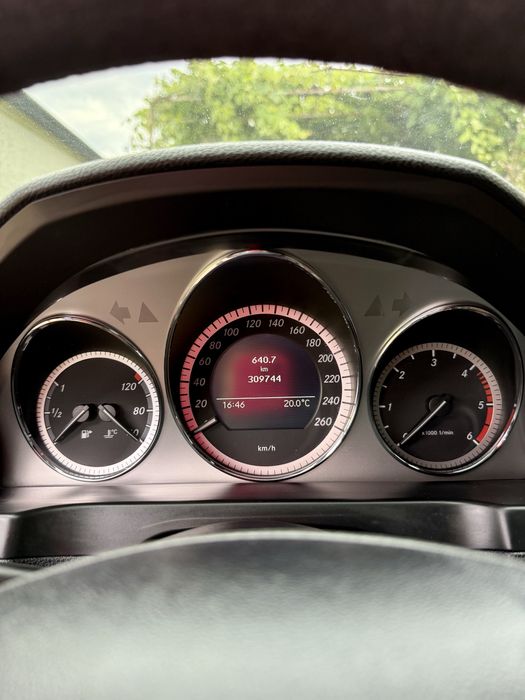Продам Mercedes-Benz C-Class C204