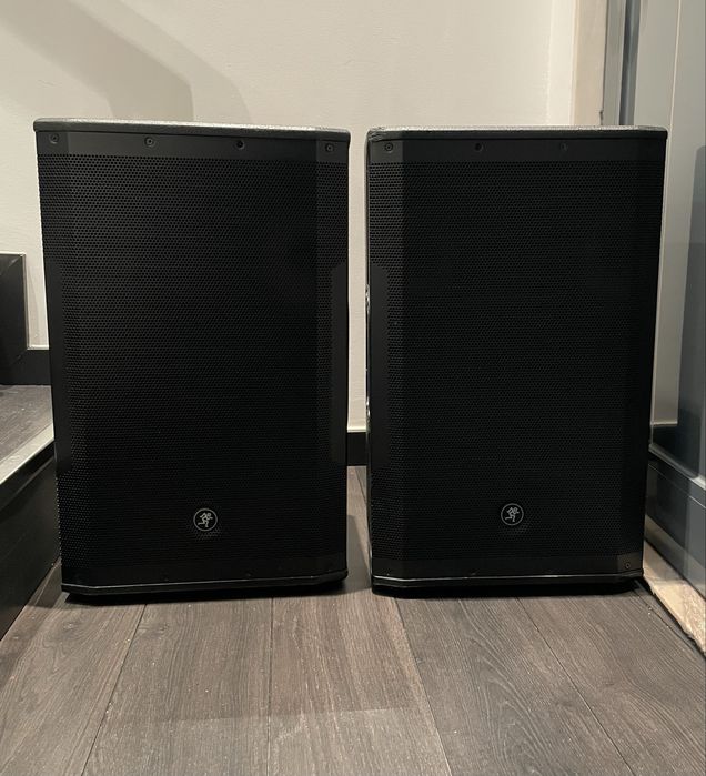 2 Colunas Makie Srm 550 Ativas 1600wts/800 Rms Capas em pele/ 1 Dono