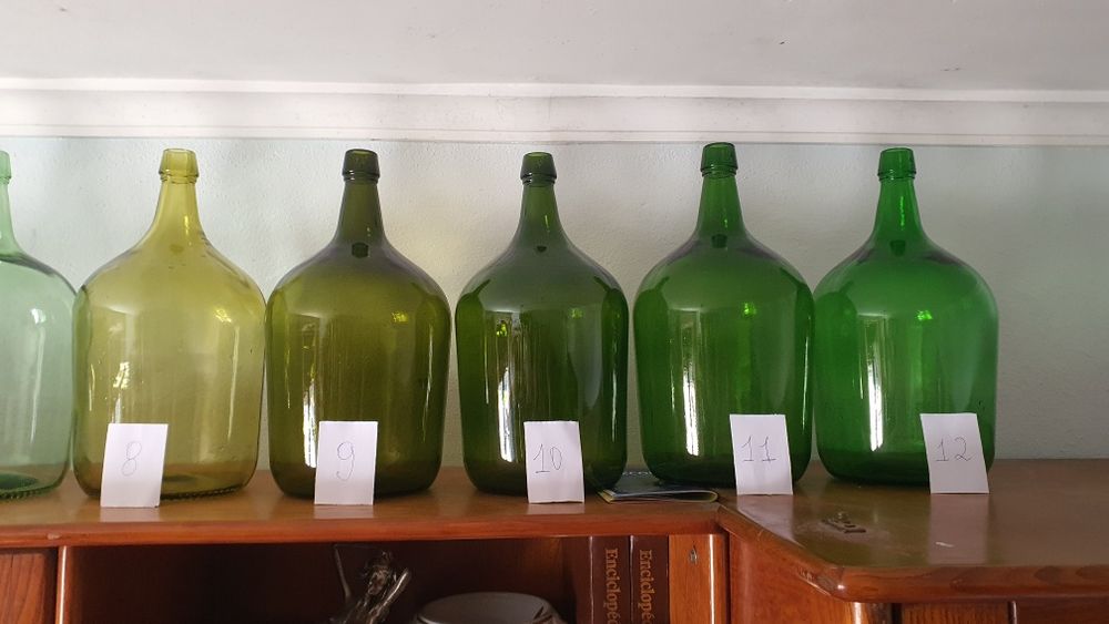 Garrafões de vidro