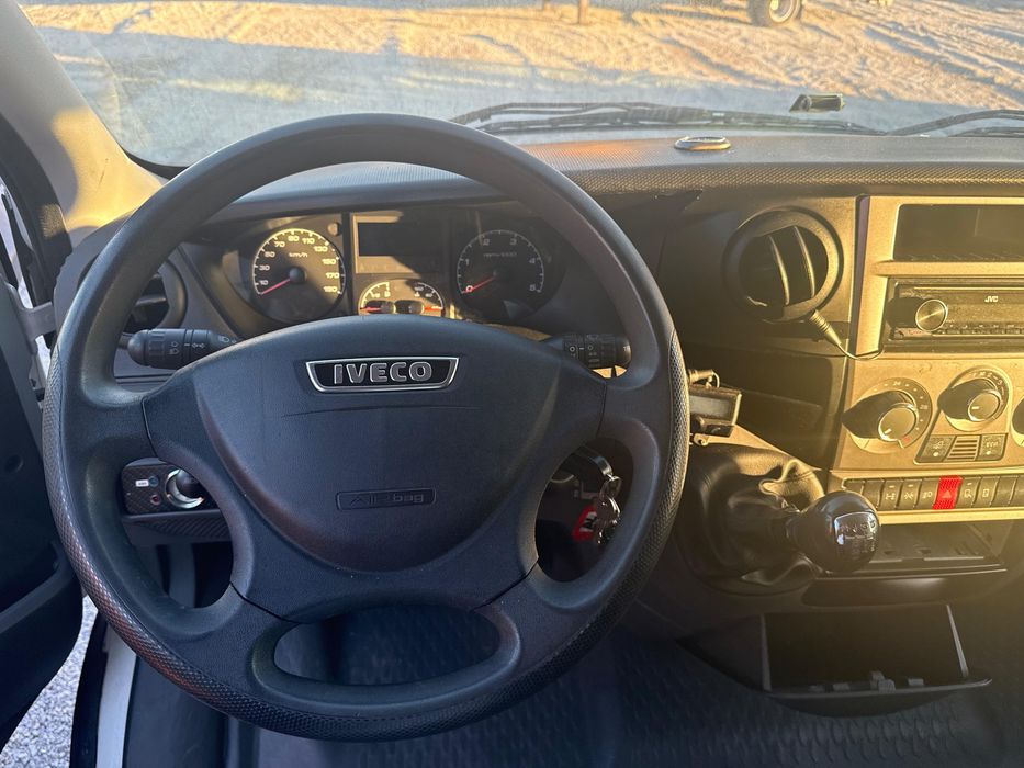 IVECO Daily 50C17 com Cama e Sofagem de Parque (Carta B+E)