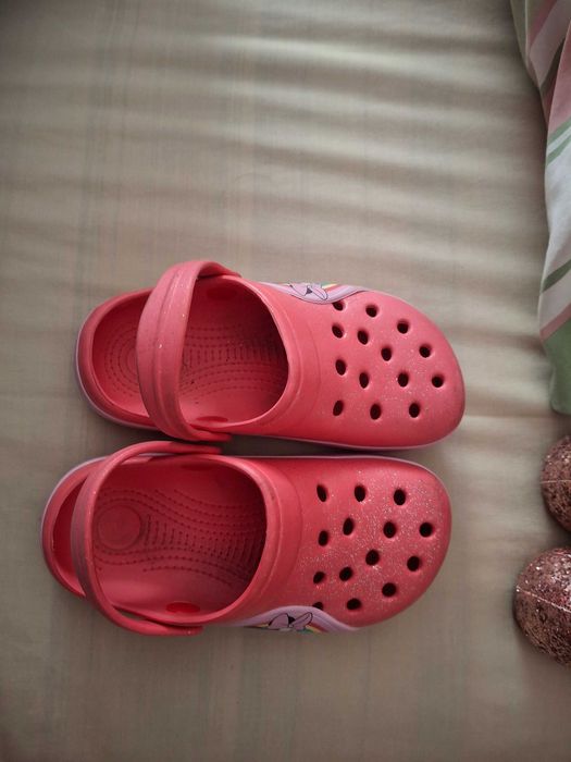 Sandálias tipo crocs T27