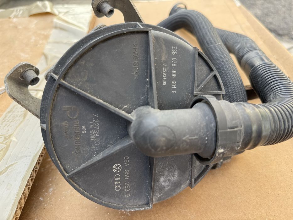 Pompa powietrza wtórnego audi A8 S8 D3 OE