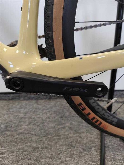 Rower gravelowy KROSS ESKER RS 1.0 OUTLET