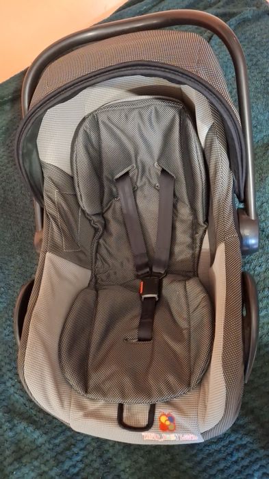 Fotelik nosidełko samochodowe