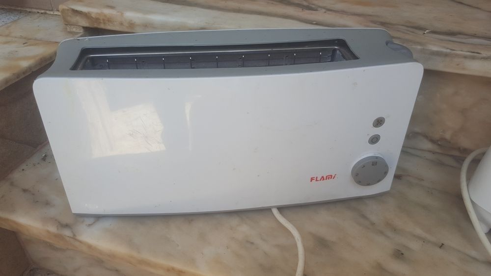 3 torradeira a funcionar a 100%