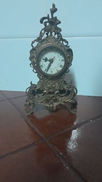 Relógio antigo a funcionar