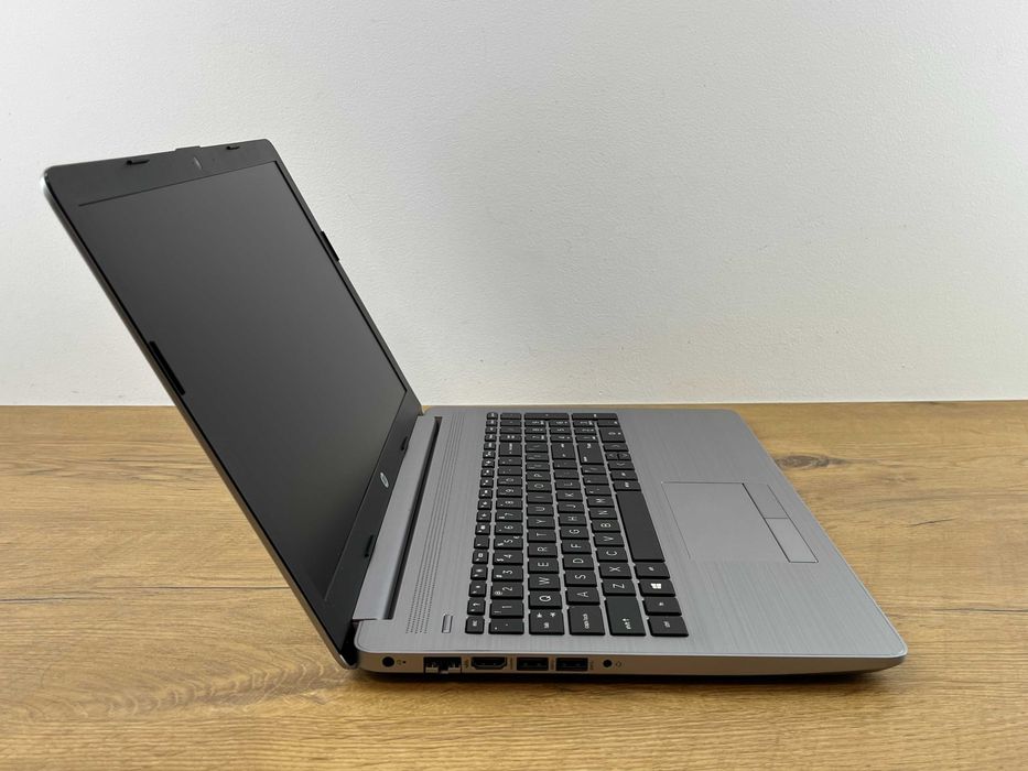 1337. Laptop Hp 255 G7, 15 cali, AMD A6. Dysk SSD M2 240gb, Win 10