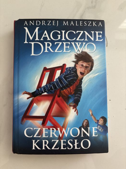Magiczne Drzewo Czerwone Krzesło