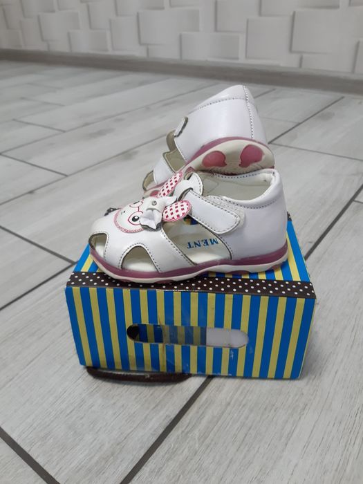 Кожаные босоножки