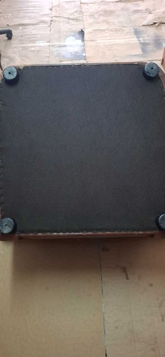 Sofá 1 pessoa castanho pele