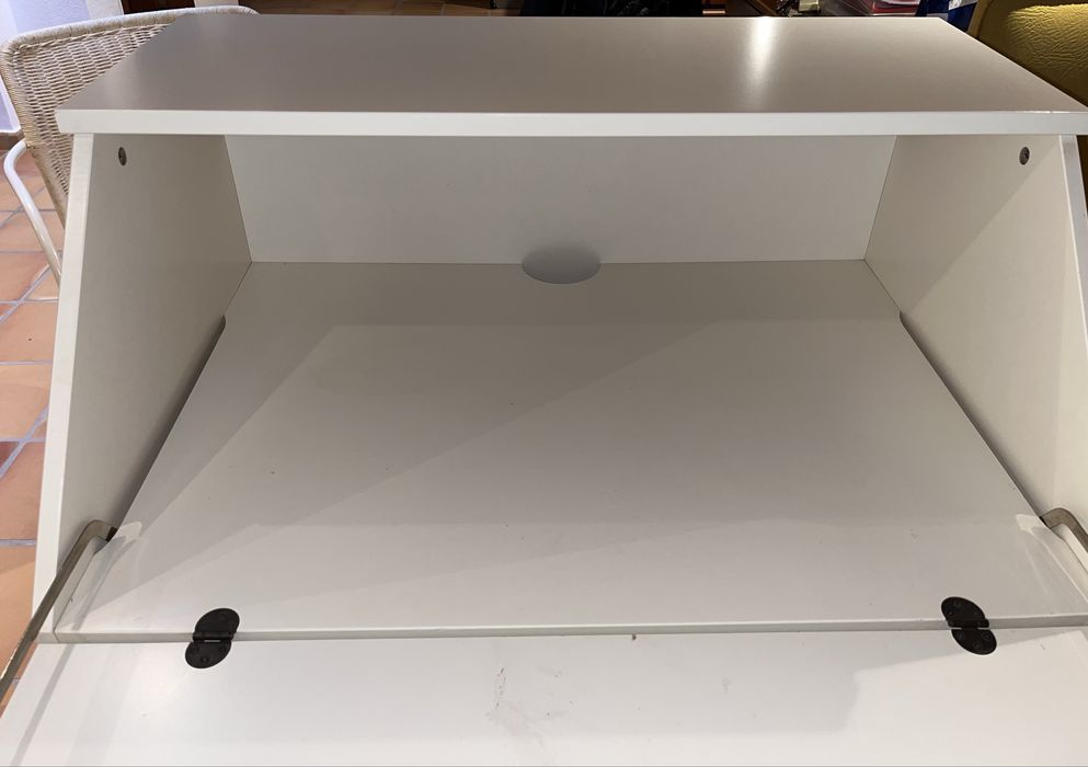 secretária + cadeira de rodas