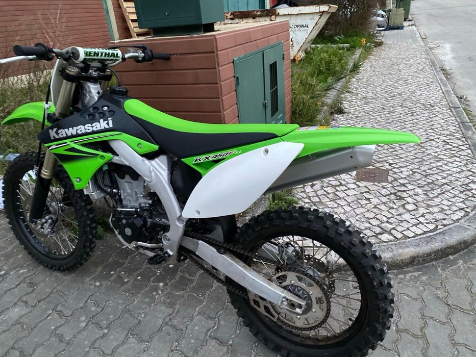 Vendo como nova impecavel de garagem