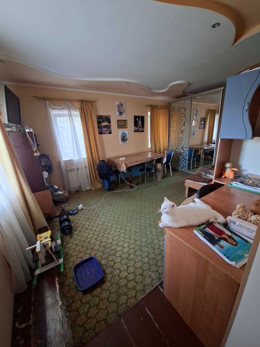 Повністю готовий до проживання будинок в центральній частині міста!