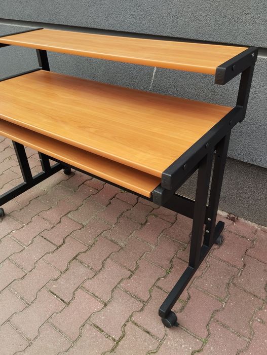 Biurko gamingowe z nadstawką