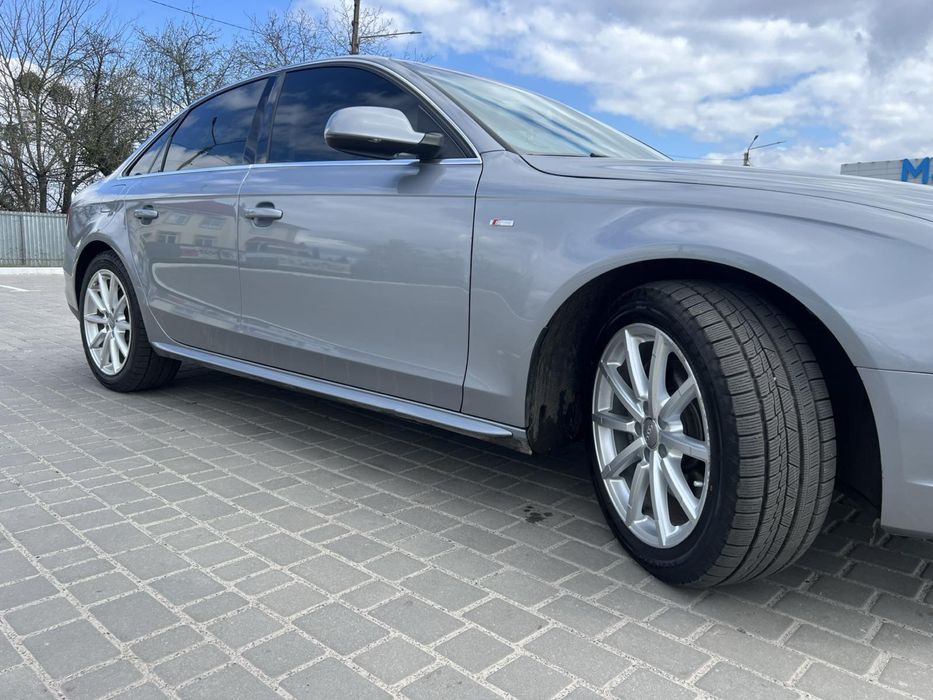 Продам Audi A4 b8 2015