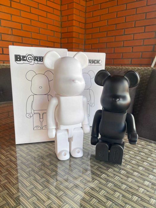 Bearbrick ведмідь фігурка матова 28 см Чорна / Біла