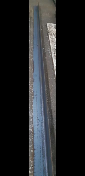 Металлический уголок,новый.