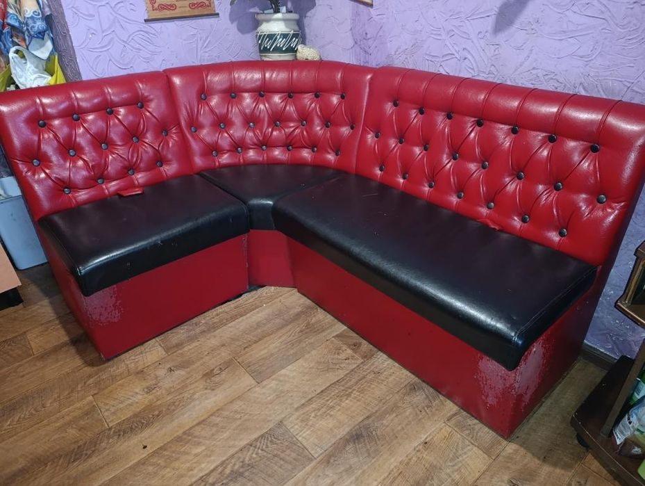 Продаю диван ,уголок