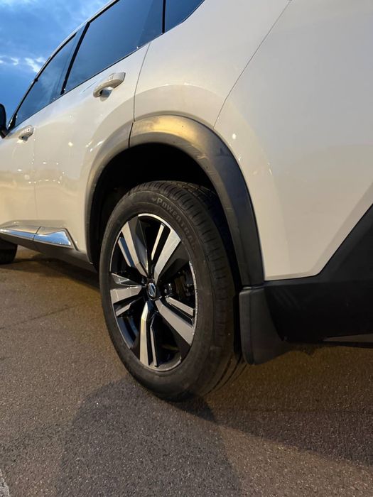 Nissan Rogue……..