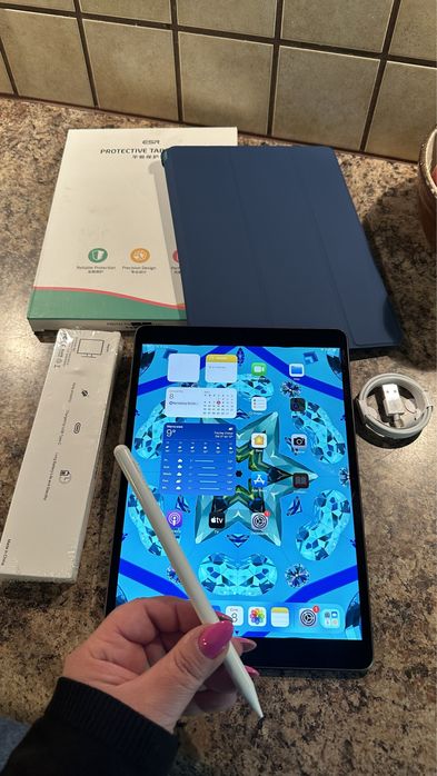 Tablet iPad Apple 10.5” iOS 18.4 + NOWY RYSIK - Touch ID - PROCREATE